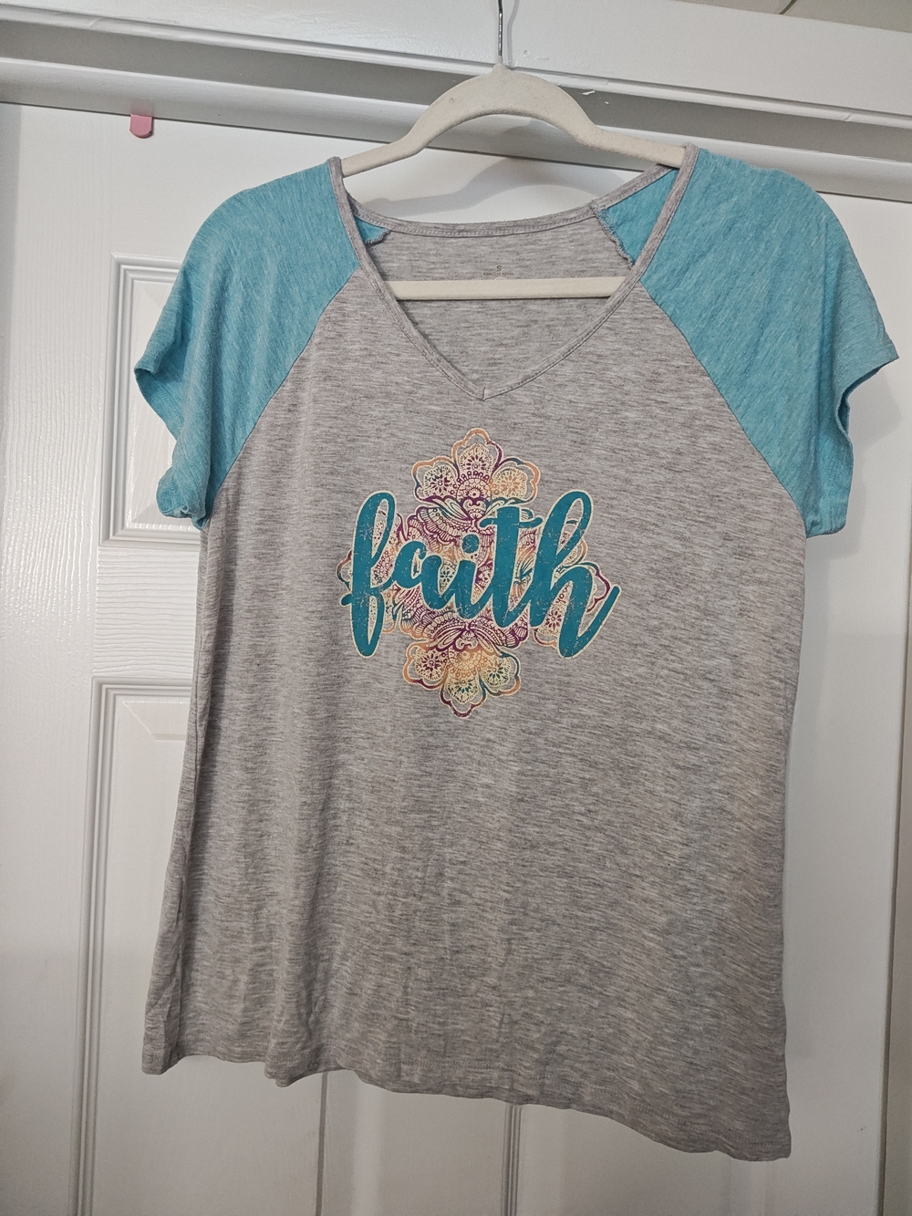 Cato 'Faith' Raglan Tee - Gray Body with Teal Sleeves